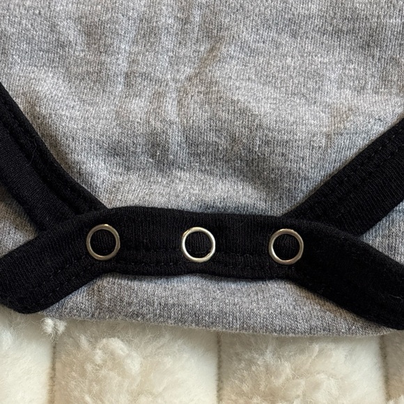 NHL Pittsburgh Penguins Infant Body Suit Size 12 Months Short Sleeve Hockey - Picture 5 of 9